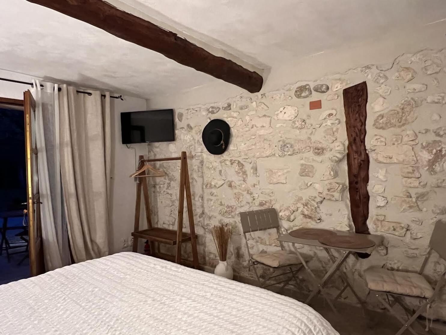 Mas D'Auseu Bed & Breakfast Cavaillon Room photo