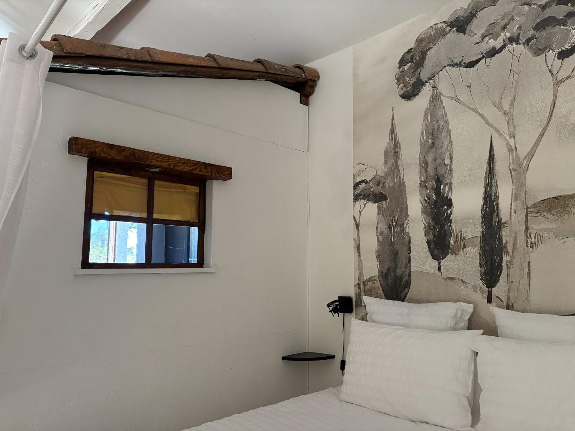 Mas D'Auseu Bed & Breakfast Cavaillon Room photo